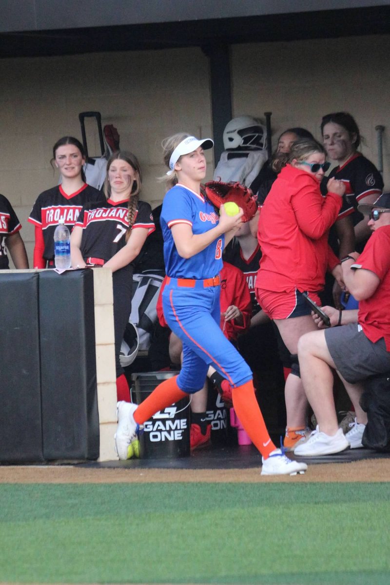 JNeal2026's tweet image. A little trip to the visitors dugout...@gogrizzsoftball @fchtxkay 
#firstbase
#grizzlysoftball