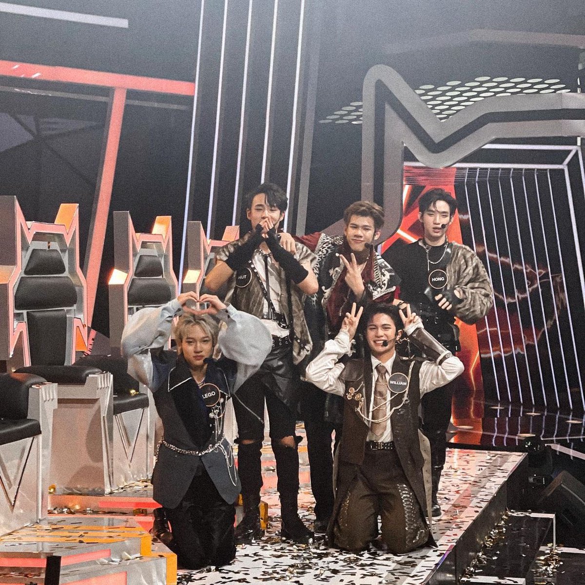 jjaolune's tweet image. เด็กนั้น                        โตมากลายเป็นเธอ
#ProjectAlphaTHFinalEP #LYKN