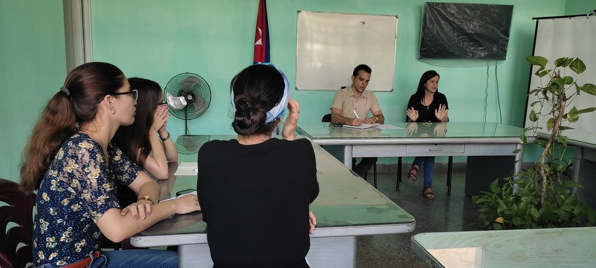 nosley_perez's tweet photo. #Hoy nos reunimos con los jóvenes en @HumanidadesUCLV. Hablamos de la formación doctoral como prioridad de nuestra facultad, la investigación científica y los procesos de internacionalización de la educación superior. 
#SiempreHumanidades
#UCLVNuestra https://t.co/CSN8s1jHoi