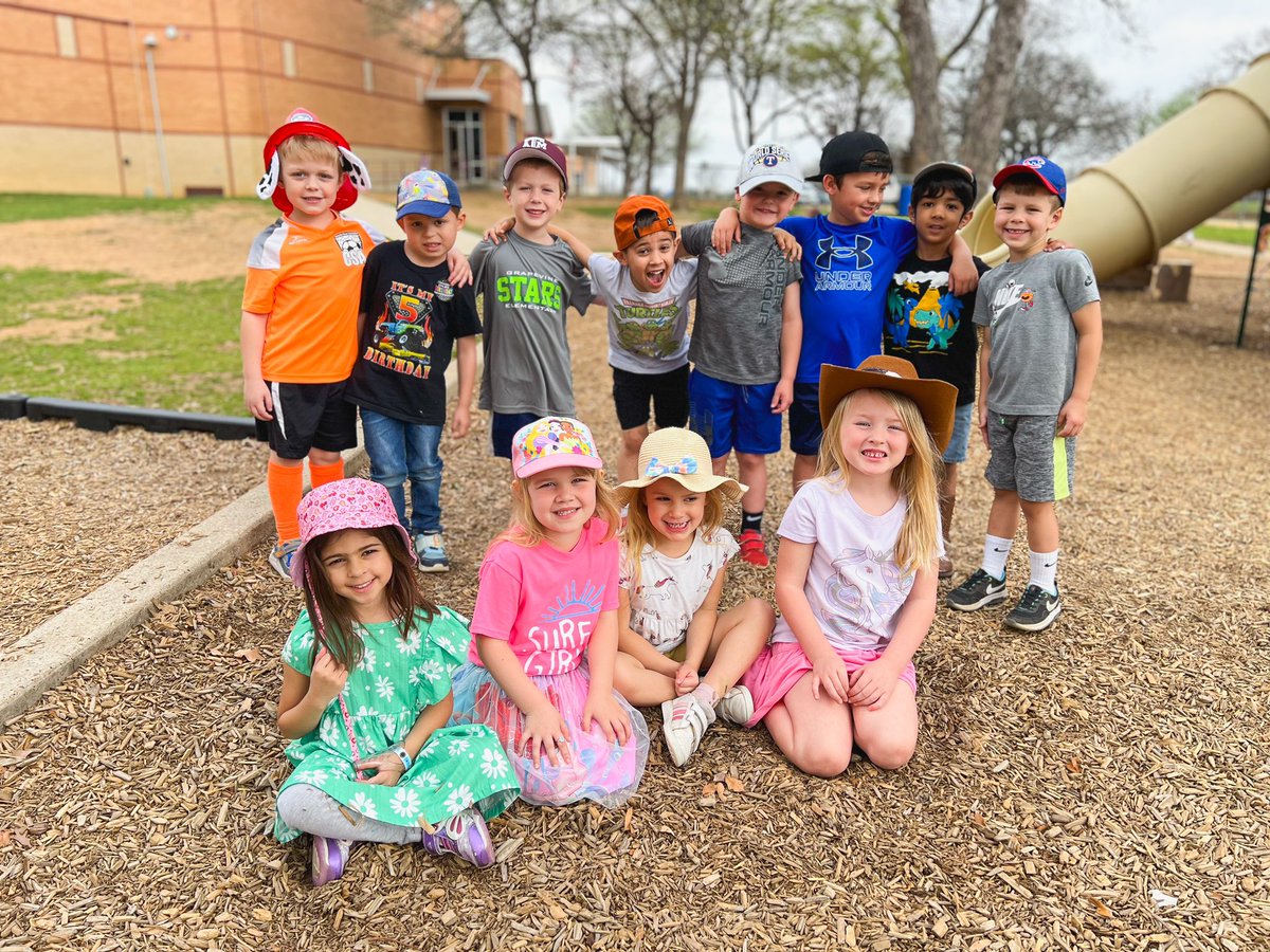 Mrs. Ellis tweet media