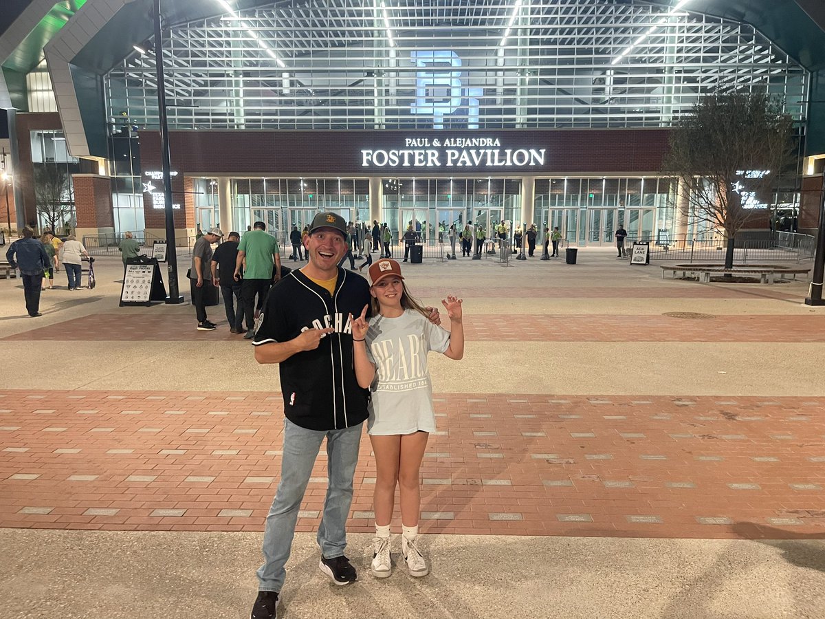 Last home game of the season with my Nuggs… Hoops Time on the Brazos! Big 12, bball; Gotta love it! #SicEm 🏀🏀🏀<a href="/BaylorMBB/">Baylor Men’s Basketball</a>