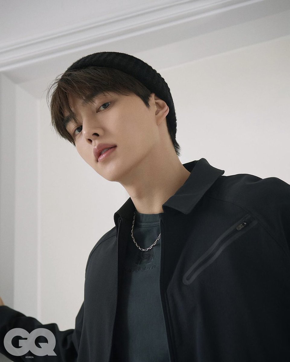 minikangie's tweet photo. HELLO?! NEW SONG KANG PHOTOSHOOT?! I FUCKING MOVED https://t.co/j3hQKCWG3t