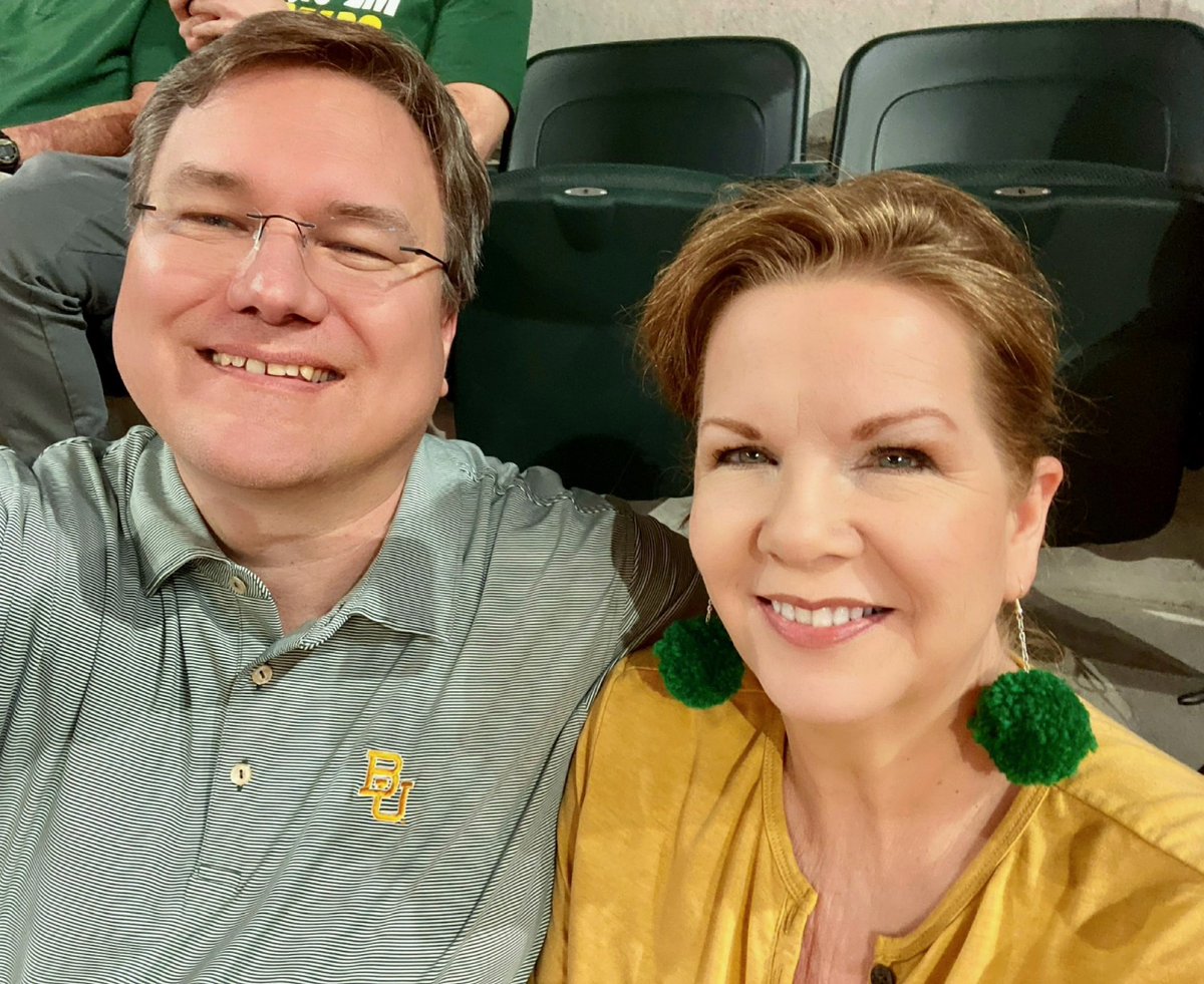 Jdfoy1's tweet photo. Last game of the home season! #sicem #seniorday #hornsdown https://t.co/AESaK7QUGG