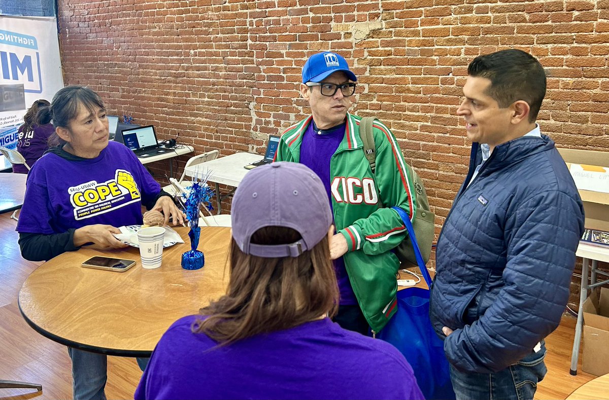We stand for justice for janitors and we’ve been knocking on doors with our essential janitorial workers in <a href="/seiuusww/">SEIU USWW</a>! 

26 hours until polls close 👊🏽👊🏽