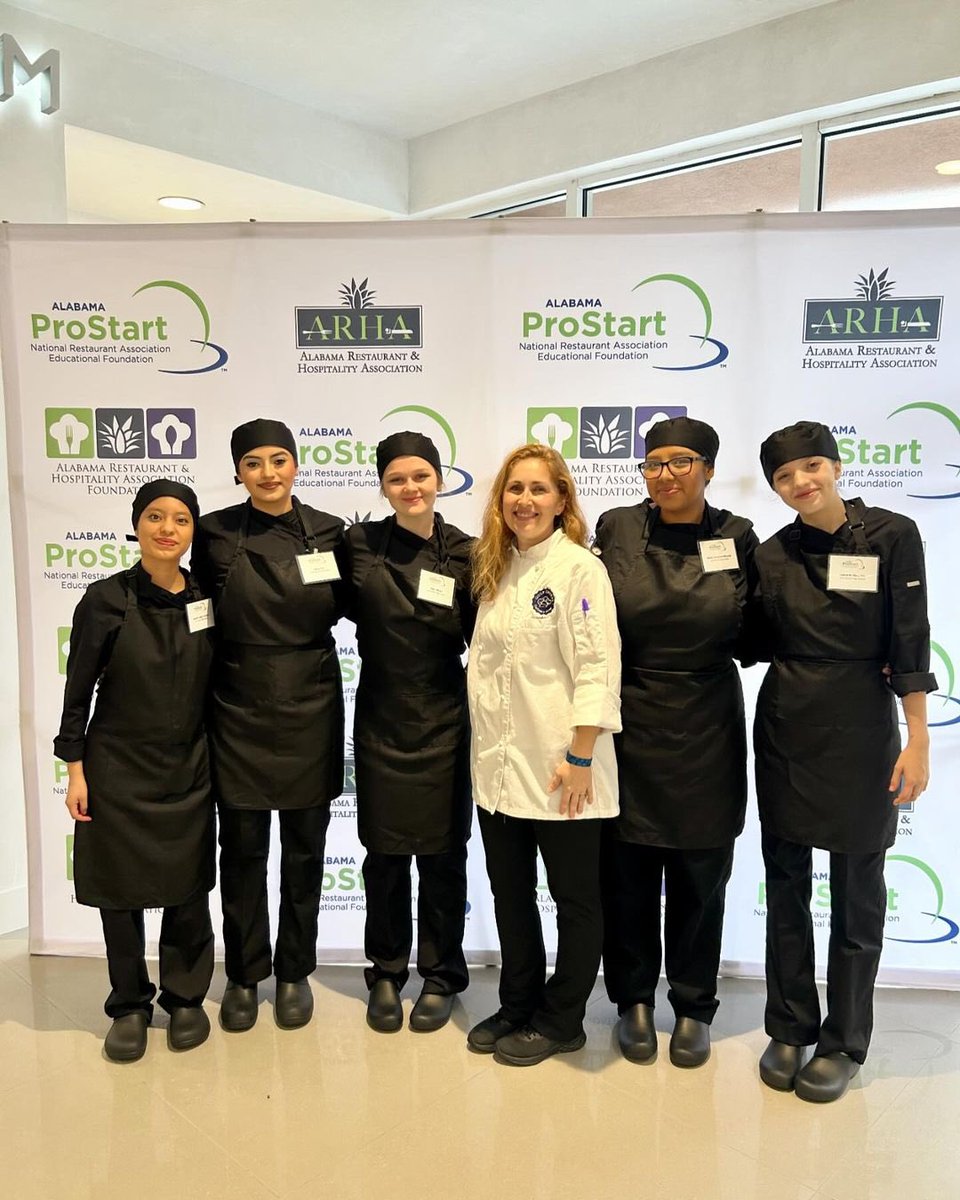 GulfShoresBOE's tweet photo. Repost from @madmadsenfoodco
•
GSHS ProStart Culinary and Management teams competed today at the Alabama ProStart Student Invitational. Both teams did an amazing job! Hours of hard work went into this day. Good job ladies! #gshs #makewaves #gscs #alprostart #funatthebeach https://t.co/t2PGqn6S7Q