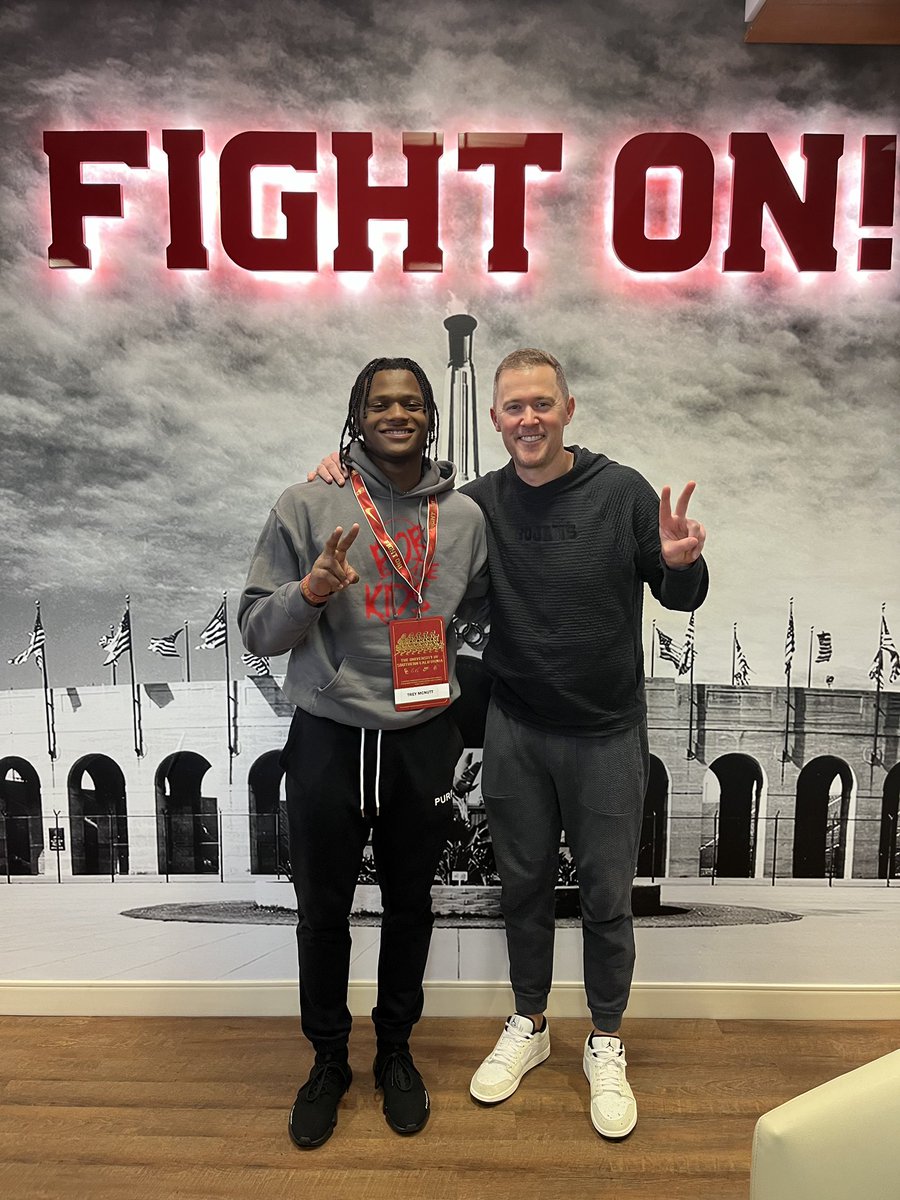 Cleveland (Ohio) Shaker Heights Top247 safety Trey McNutt (@trey_mcnutt) spent time with #USC and Lincoln Riley today. 247sports.com/player/trey-mc… @RoSimonJr