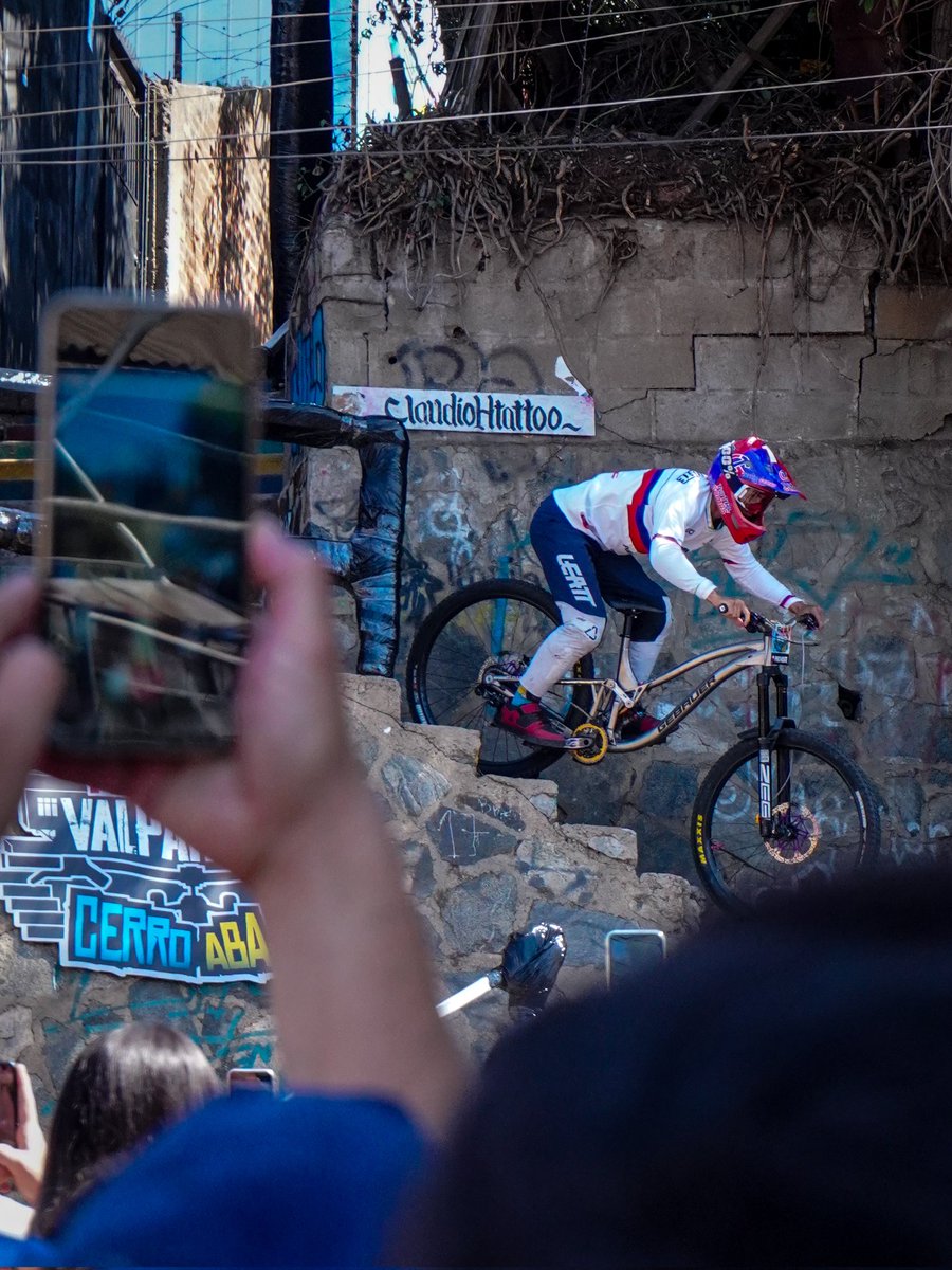 nicolas_xii's tweet photo. #RedBull Valparaíso Cerro Abajo 2024
🚲🇨🇱 https://t.co/WYTZ5C5MrJ