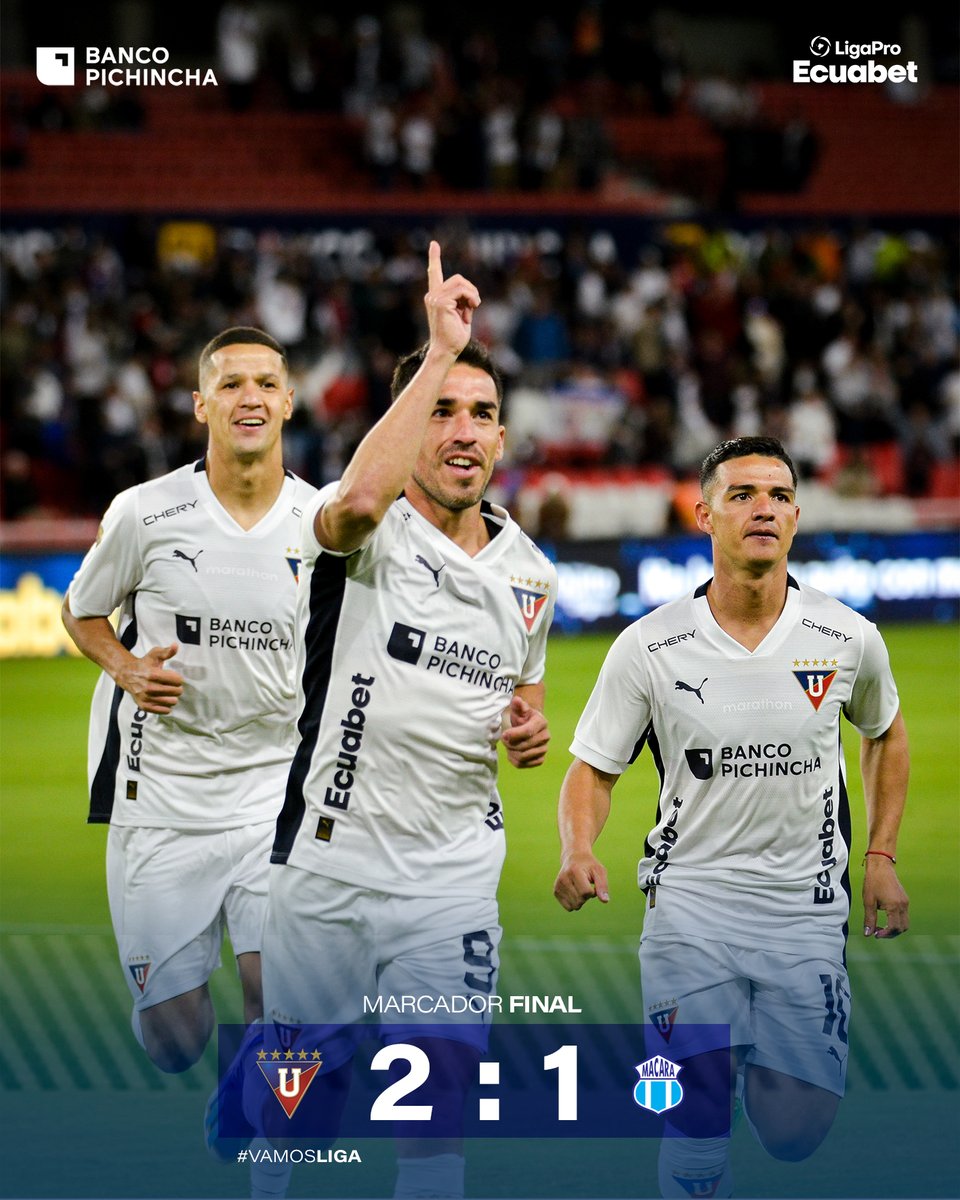 LDU_Oficial's tweet image. Final del partido. ¡Debut y victoria!⚪🔴

🆚 #LIGAMacará 2x1
⚽️ #9 Alzugaray y #19 Arce

#DaleLIGA