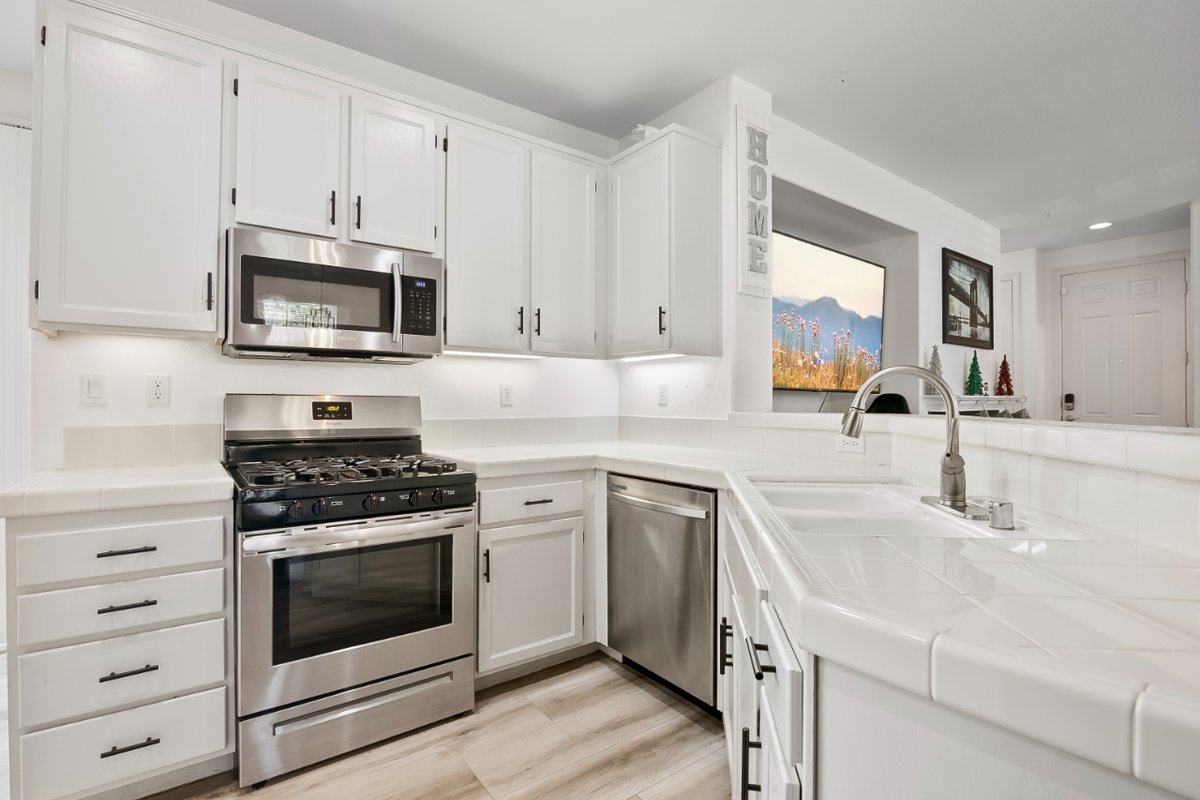 Curb360's tweet photo. 💌 Ready to make your San Diego listings stand out? DM us now to book a photoshoot. Let's transform how buyers see your properties. #curb360 
#SanDiegoHomes #ListingPhotography #ElevateYourGame #sandiegorealestateagents #sandiegorealestatebroker #sandiegorealestatemarket https://t.co/gRozMc2Wqs