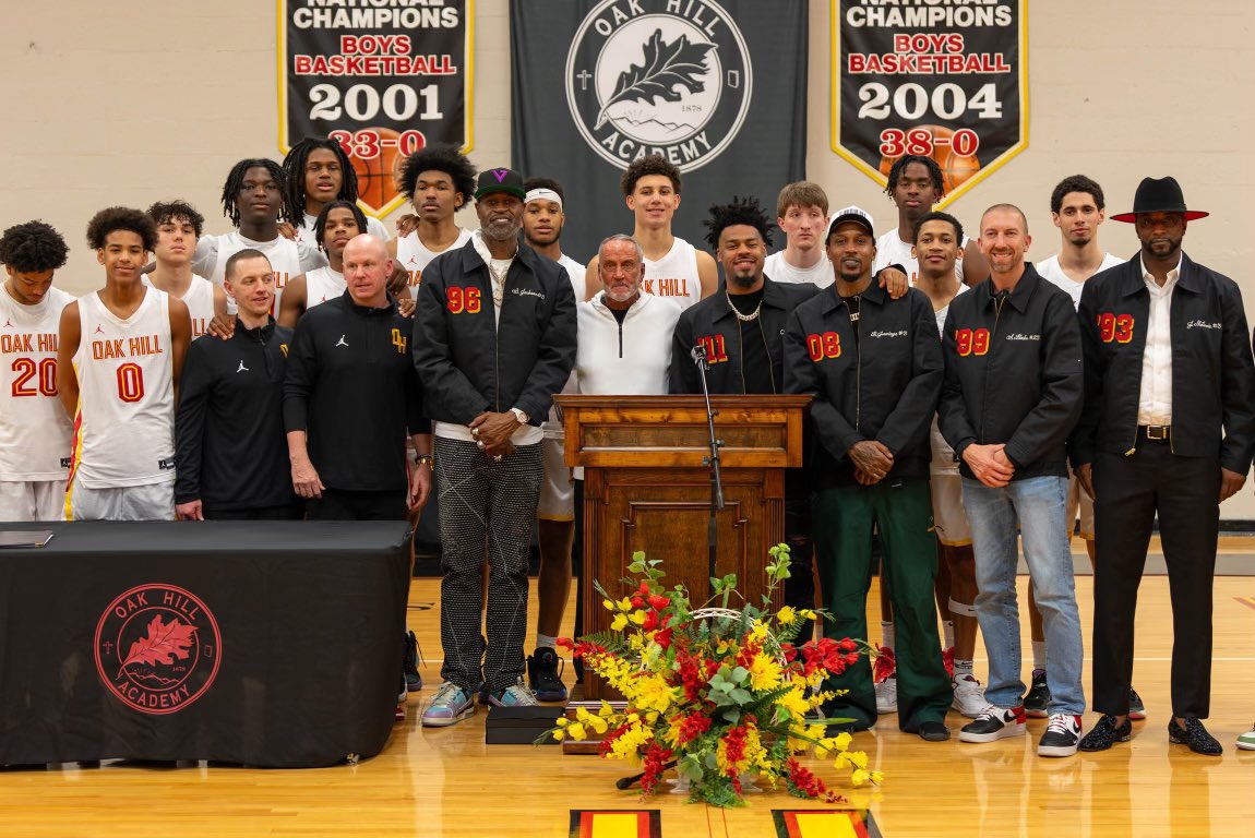 An abundance of legends converged on Mouth of Wilson, Va, for @oakhillhoops’ Hall of Fame induction ceremony on Saturday! 2024 Inductees included: Cory Alexander Dwayne Bacon Steve Blake Quinn Cook DeSagana Diop Kevin Durant Stephen Jackson Brandon Jennings Ty Lawson Caleb…