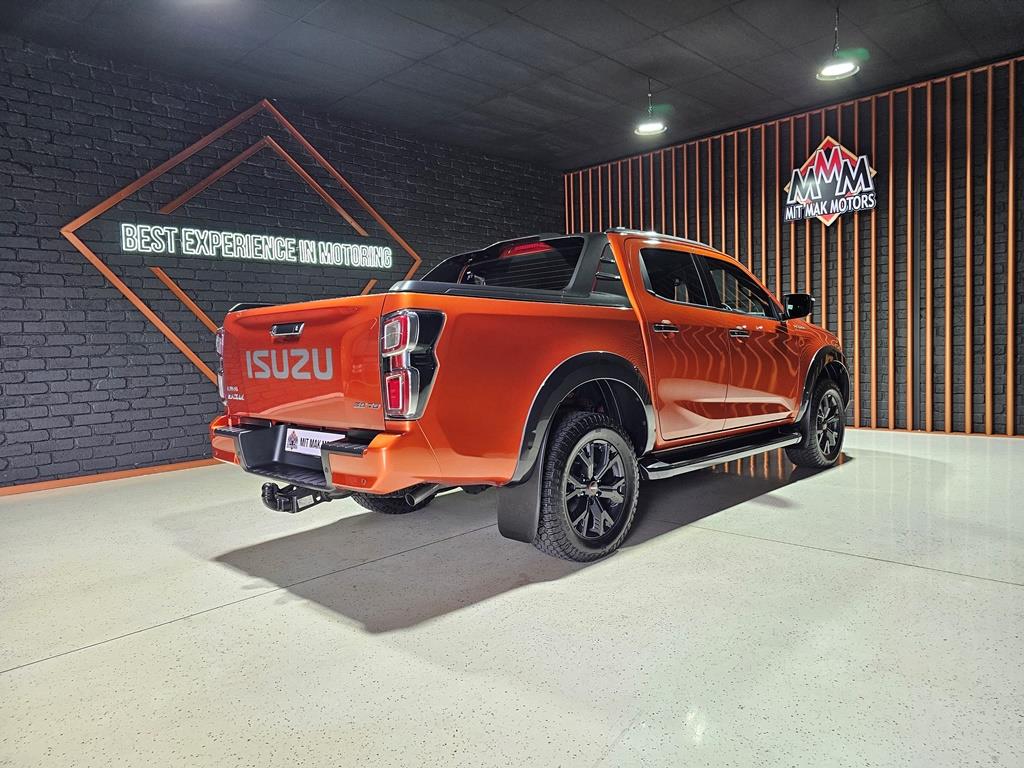 serage_emmanuel's tweet photo. 2022 Isuzu D-Max 3.0TD Double Cab V-Cross
Condition: Used
Year: 2022
Mileage: 15,082 KM
Est: INSTALLMENT R12999.99 pm
Contact No: 082 230 4036| 072 409 2927  #GqeberhaTheEmpire
#UmkhokhaTheCurse #BBMzansi #IBlewIt #AskAMan https://t.co/qIm1HiHD4g