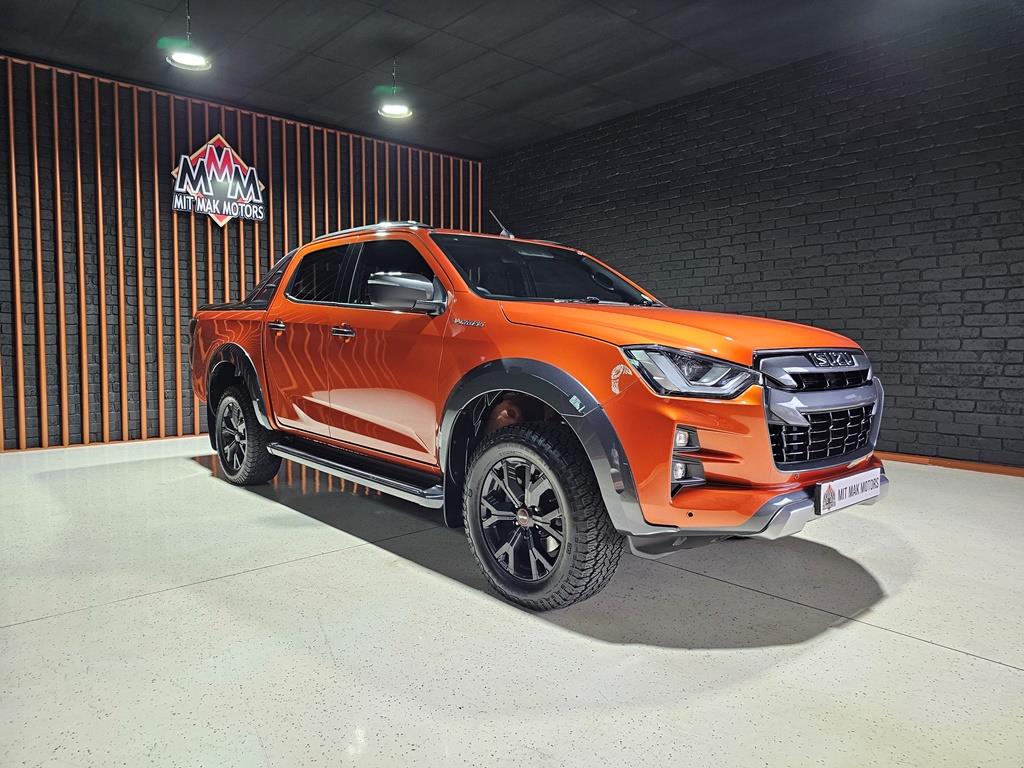 serage_emmanuel's tweet photo. 2022 Isuzu D-Max 3.0TD Double Cab V-Cross
Condition: Used
Year: 2022
Mileage: 15,082 KM
Est: INSTALLMENT R12999.99 pm
Contact No: 082 230 4036| 072 409 2927  #GqeberhaTheEmpire
#UmkhokhaTheCurse #BBMzansi #IBlewIt #AskAMan https://t.co/qIm1HiHD4g