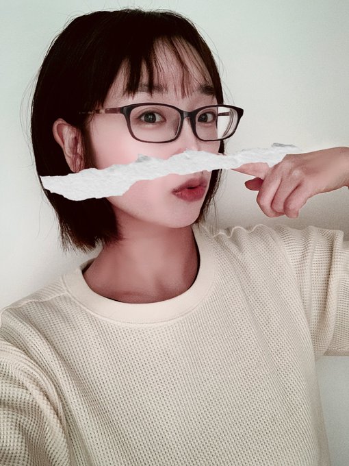 髪の毛切って染めてきたよ
雨風で前髪おかしいけど🥹 