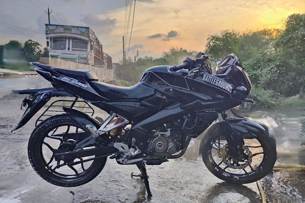shubhamcr071995's tweet photo. #pulser #bajaj
Modification ❤️❤️❤️ https://t.co/4NlKnnl7ZB