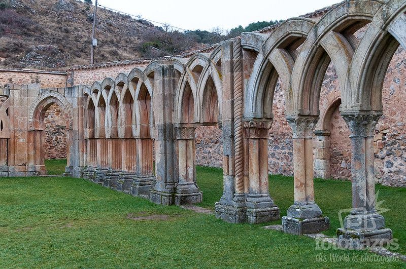 Jexweber's tweet photo. Consejos para tu visita a San Juan de Duero: 🚷 Respeta las restricciones, admira la arquitectura románica y sumérgete en el entorno mágico junto al río Duero. #ConsejosdeViaje #ArquitecturaHistórica https://t.co/8sfUB7tKQ5 https://t.co/wZn0ipXUo3
