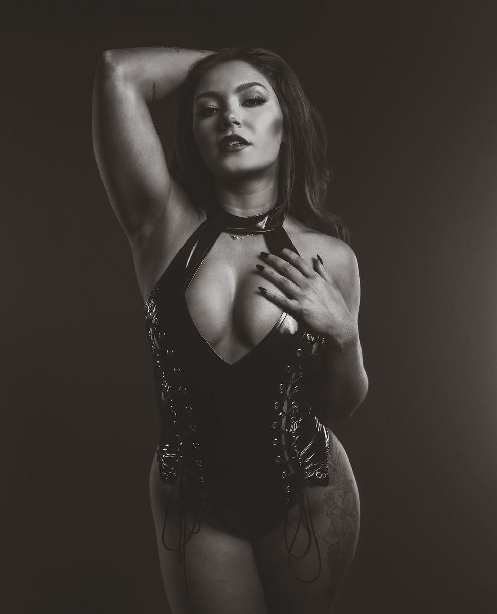 She can be your girl, or just a friend who sits on your lap. 🖤