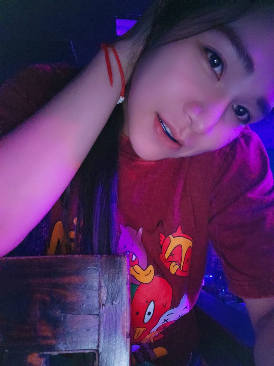 ไม่ชอบคนขึ้นเสียง​หว่ะ.........
ถ้าขึ้นอย่างอื่นจะไม่ว่าเรย​!  5555