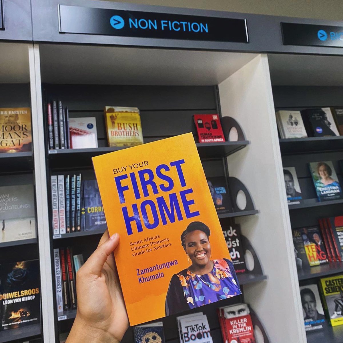 Zamantungwa_K's tweet photo. 📍 @vanschaik1 Potchefstroom
Buy Your First Home: South Africa’s Ultimate Property Guide for Newbies is available in all major stores across the country and online.
#PropertyWithZama🏡 https://t.co/dEvAu4dbQV