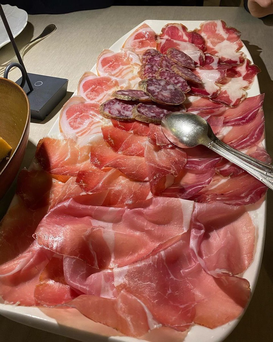 parma_food's tweet photo. E niente #buongiorno 😚☀️
📸 @ silviabellini66
#parmafood #foodlovers #eatingsounds #parmafoodlovers #salumi #eccellenzeitaliane
#goodmorning #emiliaromagna #foodexpert #fy #fypシ #perte #bonjour #community https://t.co/JVOztOrSGa