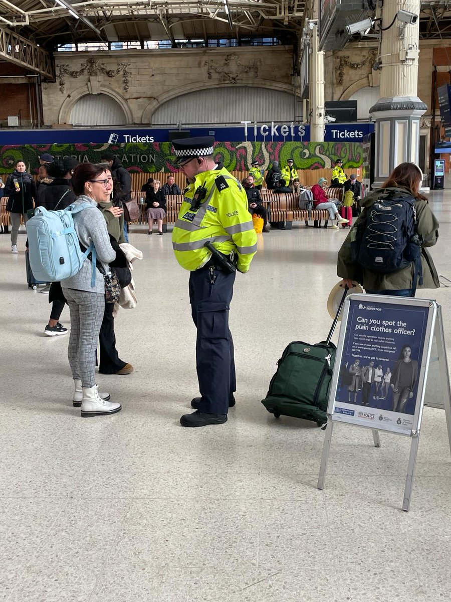 Specially trained #ProjectServator officers were out & about again today in #victoriastation. We work with security officers & wider community to spot any suspicious activity. We deploy unpredictably, so can appear anywhere at any time.
Did you see us? 
#togetherwevegotitcovered