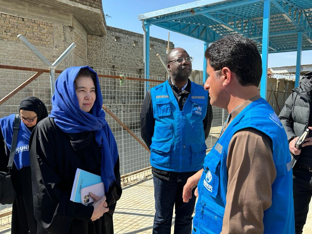 With more than 1/2 million Afghans returning from Pakistan in recent months, I visited reception points yesterday + met with returning families. They asked for our continued assistance to help reintegrate, as well as support for those still in Pakistan. This remains our priority.