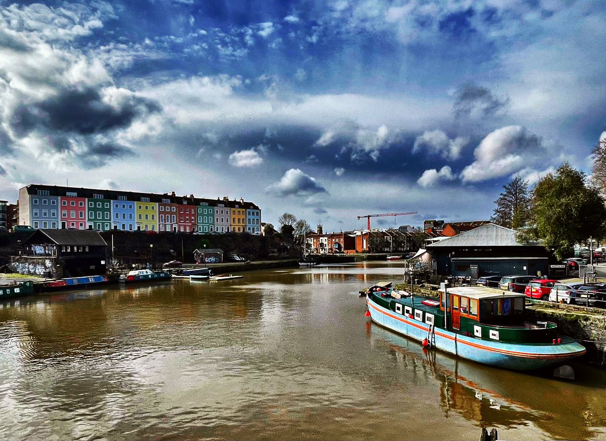 Bristol Harbour #bristolharbour #bristolharbourside #bristol #walkinbristol #picoftheday #photography #photooftheday #thephotohour #clouds #cloudporn #boats