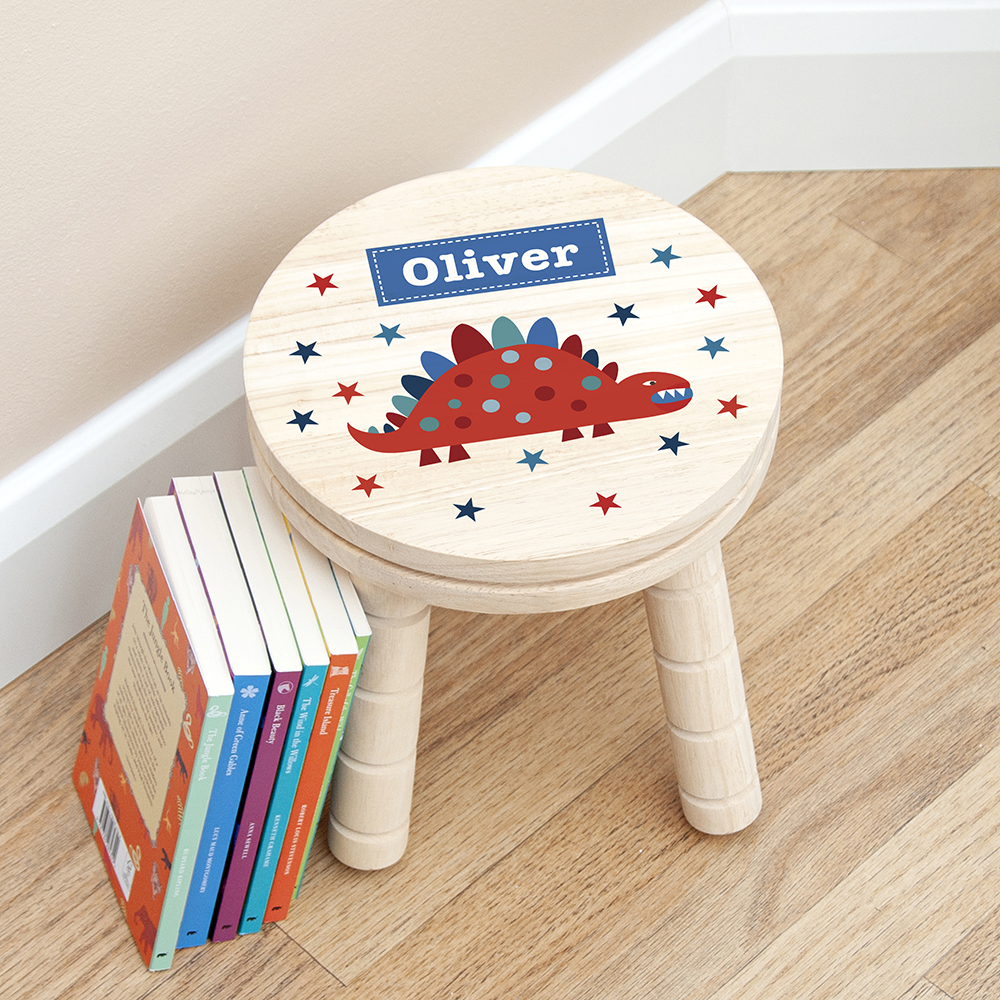 The perfect addition to a dinosaur loving child's room. Personalised with any name lilybluestore.com/products/perso… #dinosaur #stool #childrensgifts #kidsfurniture #nursery #personalised #mhhsbd #earlybiz