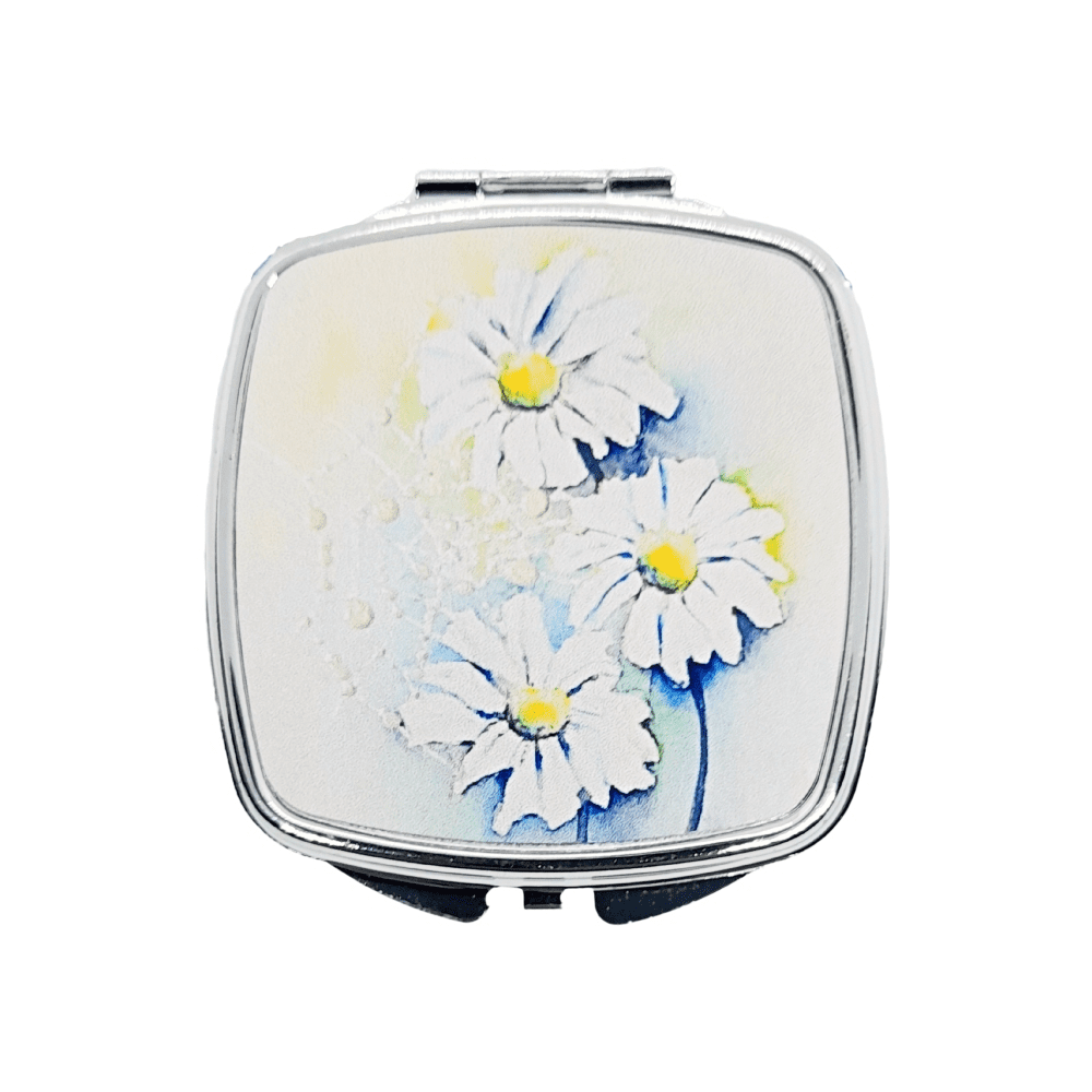 This pretty artwork Daisy Mirror Compact makes a lovely letterbox gift idea. I am always happy to send direct with your own special message. thebritishcrafthouse.co.uk/product/daisy-… #EarlyBiz #daisy #giftideas #mirror #MHHSBD