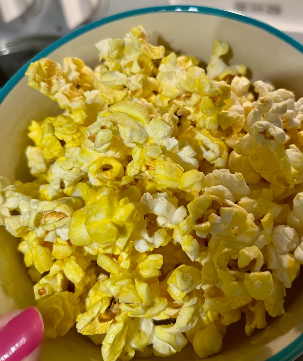 Grab your popcorn! It’s Movie Night!!! #monsterinc 💚🎥🍿 ⁦@DisneyDLV⁩ #DisneyDreamlightValley 🥰