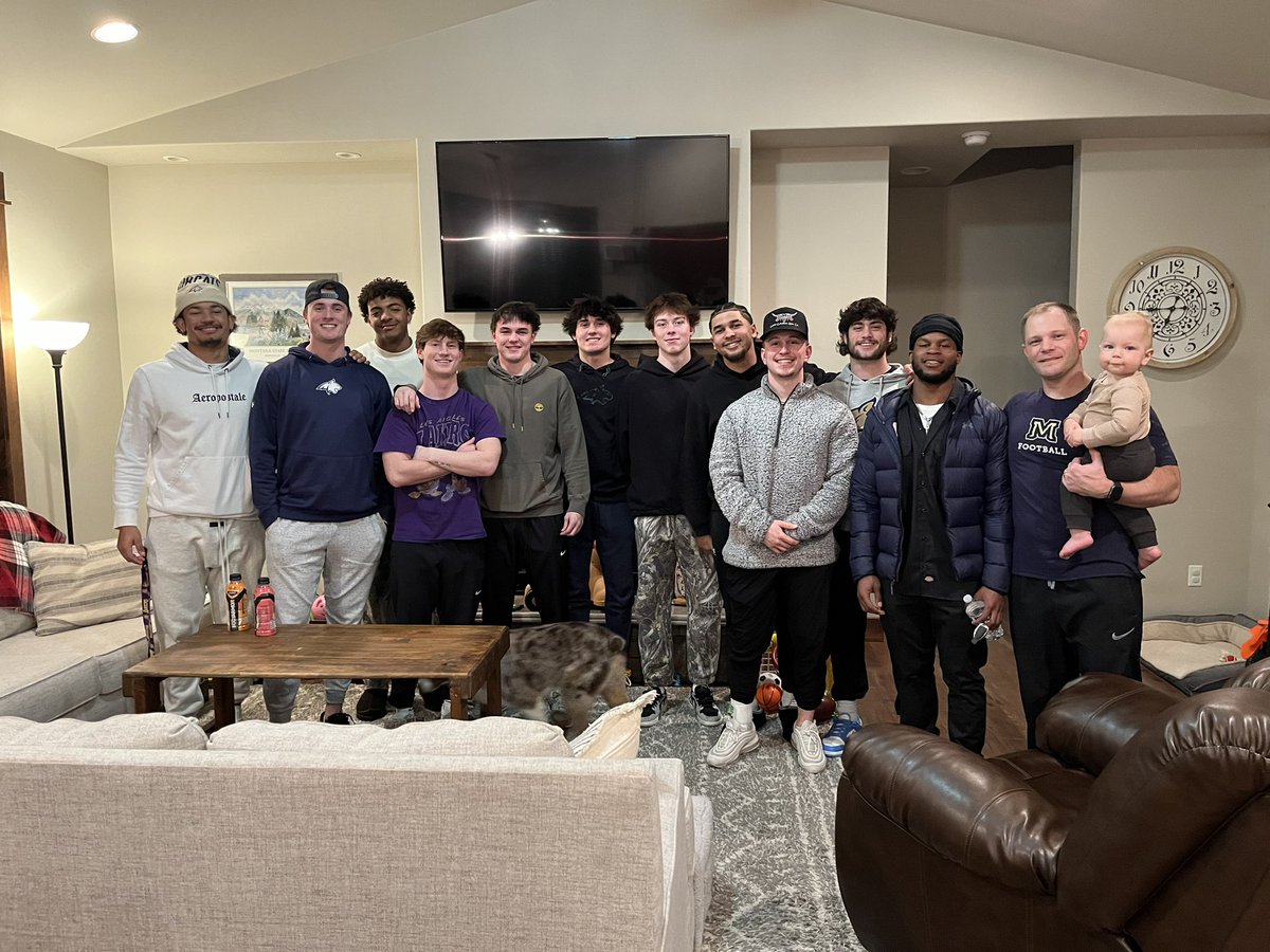 Proud of these guys and the work they’re putting in. My people, my why… #AirRock 💨🪨 #BobcatBuilt 😼💪🏼 <a href="/MSUBobcats_FB/">Montana State Football</a> <a href="/MSUCoachHerrin/">Sean Herrin</a>