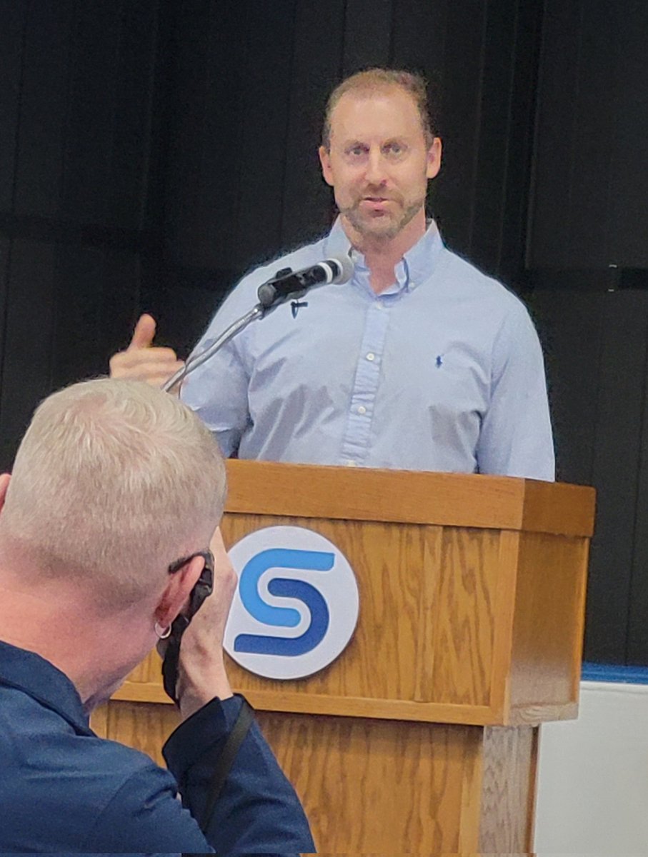 What a great night celebrating all of the athletes @SCCNeb @SccBobcats. Enjoyed hearing of all their accomplishments. We had a special treat in Olympic Gold Medalist Curt Tomasevicz as gueast speaker. Great message.