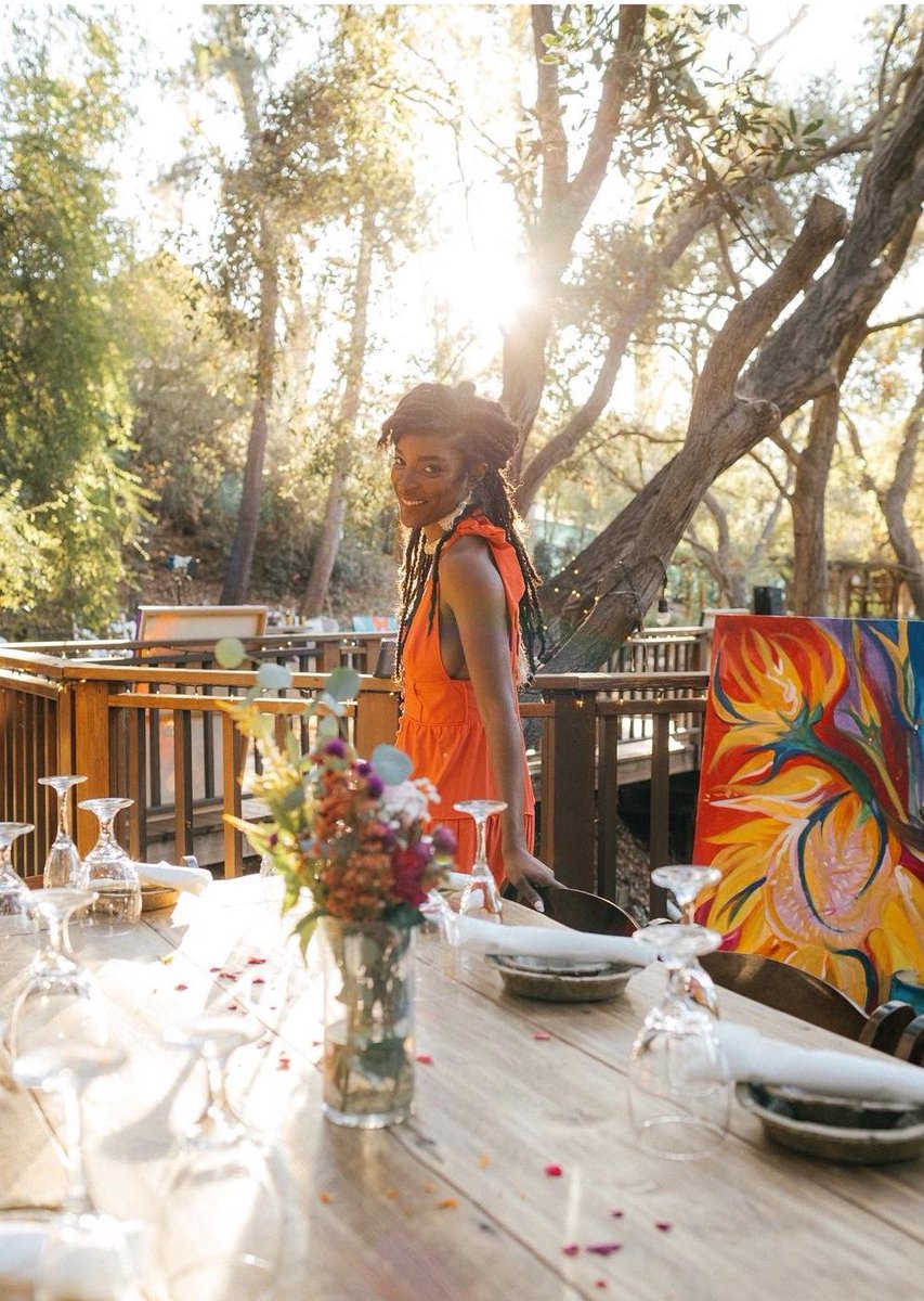 TheAfroPoppins's tweet photo. This month, I get to be one of the judges for @Nextdoor microgrant program as a way to uplift neighborhoods & communities in LA. 

I’ll be curating a list of all community leaders and creatives that push culture to the next level. Grateful for the opportunity to plug @IKnowAPlaceLa as a trusted partner. 

We truly out here 😭