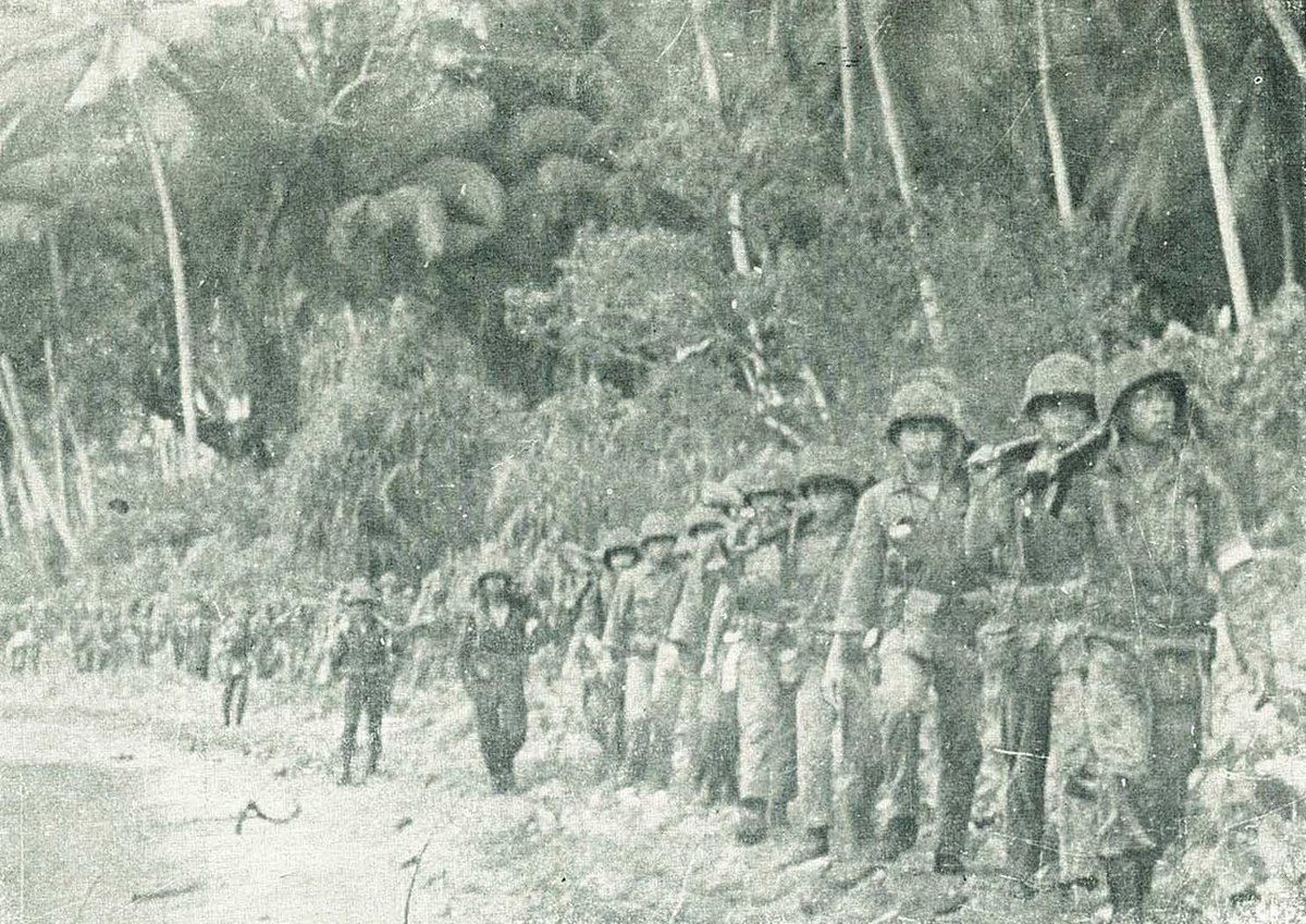 madokafc1's tweet photo. @ShandiYV1 @RAPTORID88 Apaan, dari era Orde Lama ABRI udah western style banget 

Ini KKO di Morotai pas operasi penumpasan Permesta https://t.co/atYcT8GU7M