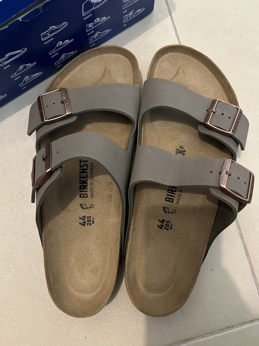 tabbyremorca's tweet photo. WTS LFB PH

ORIGINAL Brand New Birkenstock Arizona Birkibuc Mens Sandals (Stone)

Size: 44 - Men's
Price: ₱5,200
RFS: Wrong size
MOP: GCash, Bank transfer
MOD: JnT, AngkasPadala, Grab

PM me for details!
Thank you!

#birks #birkenstock #sale #buynow #lfb #wts #sandals #arizona https://t.co/3XGUw49nGf