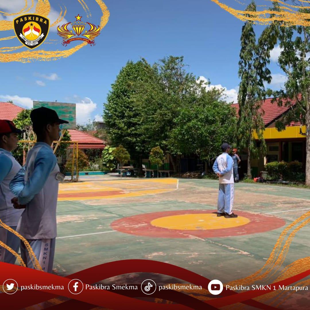 Salam Pembaris!

Jum'at, 16 Februari 2024

Passmekma kembali mengadakan Kegiatan Jum'at Rutin yang dihadiri Oleh Purna Passmekma, Kakak Senior A.19, Senior A.20, Serta A.21. 

#paskibrasmekma
#passmekma
#latihanpassmekma
#kegiatanpassmekma