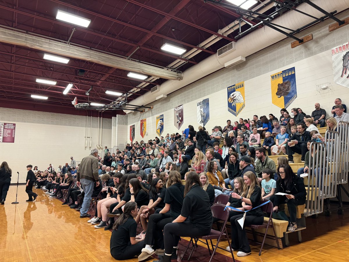 It was a packed house for the MSS Choir Concert tonight! Wonderful performance by all of the students!! #empower95