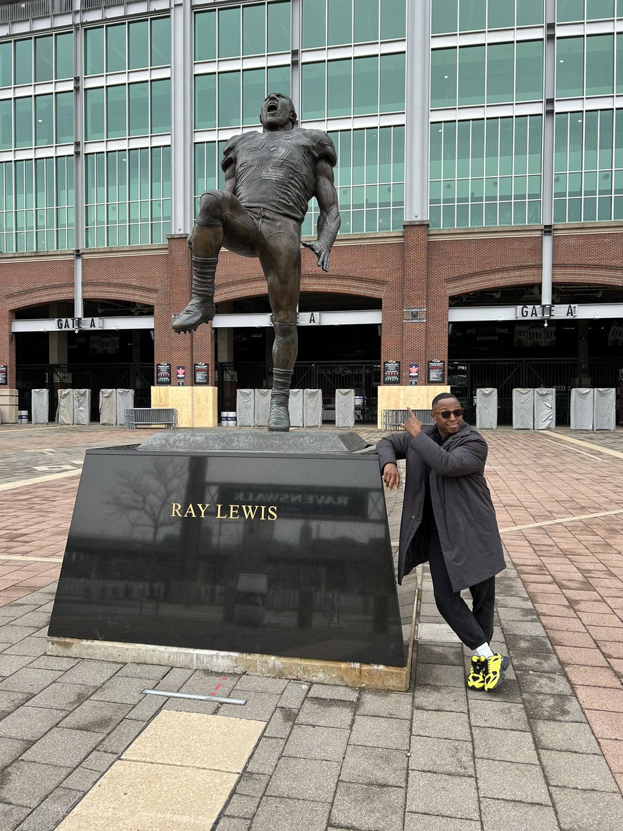 <a href="/raylewis/">Ray Lewis</a> 🐐