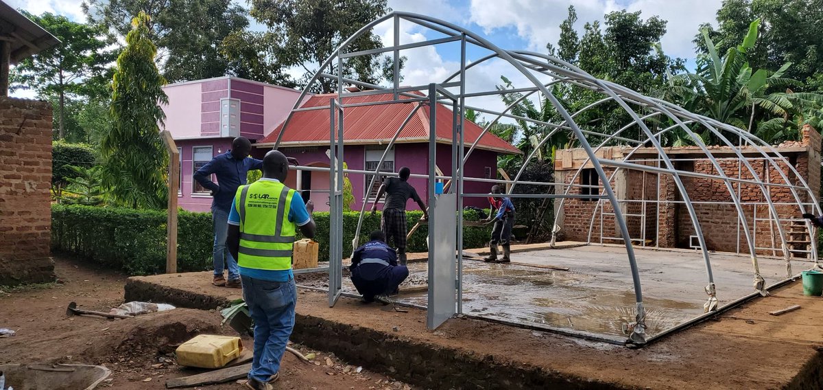 solarnationug2's tweet photo. Dear farmers materials that can be solar-dried are but not limited to; l, Chilli pepper, tomato, Melon,Tea,lemongrass, Garlic, Ginger, , Herbs, Spices, Melon, Cassava chips, Yam chips, Potatoes chips, , Banana slices, Melon, Mango slices Coffee, Cocoa beans, Maize, Fish,etc. https://t.co/NiGDvVBH3g