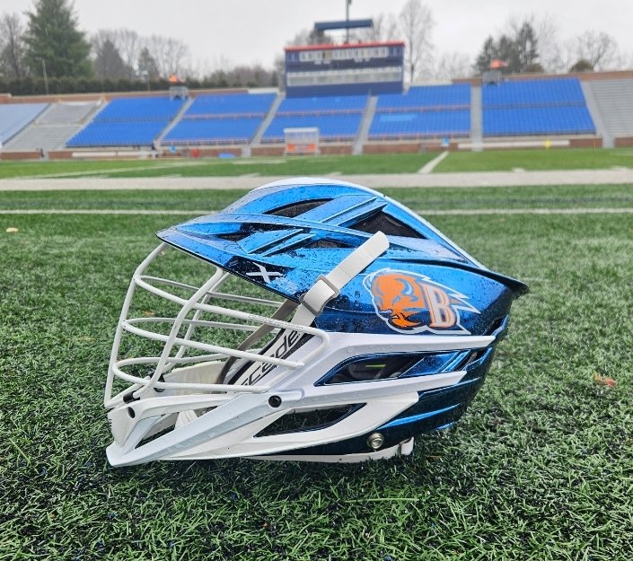 jjdools's tweet image. OK @diggstape do your thing...
Bucknell's new blue chromes... 
*they are the Navy blue but the chrome makes them look lighter depending on the lighting. Last pic to see them in different light where they look navy blue.