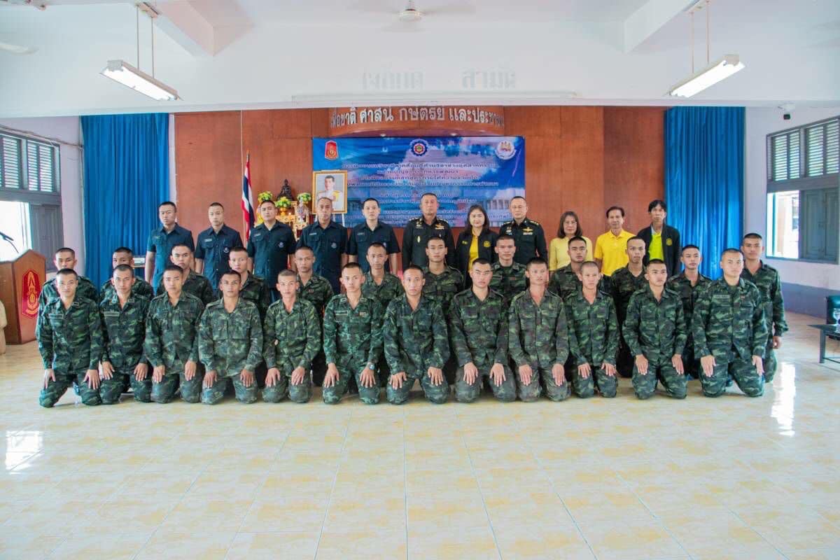 army2pr's tweet photo. “ปลดทหาร มีงานทำ"
มทบ.27 เปิดโครงการฝึกอบรมวิชาชีพด้านช่างอุตสาหกรรมสำหรับทหารกองประจำการ เพื่อเป็นแนวทางในการประกอบอาชีพภายหลัดปลดประจำการ
#น้องคนเล็ก #Bootcamp66 #พลทหาร https://t.co/E7nTaqLeb5