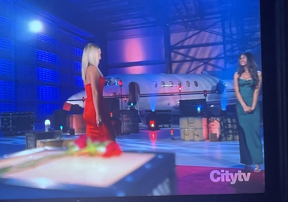 itzmillertime's tweet photo. WHY do we always need to use an airport warehouse for a rose ceremony location? You can’t tell me that this was the most romantic location you could find in all of LA… 🤷🏽‍♀️ #thebachelor https://t.co/MAiALHczgV