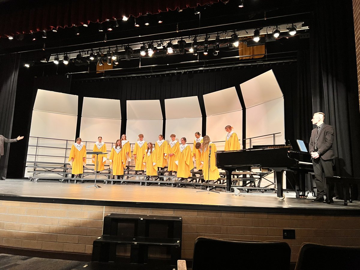 MrsShastaGift's tweet image. Enjoyed watching @KickapooChiefs choir 1 concert tonight. They did such a good job!  #kickapoo #choir @officialSPS