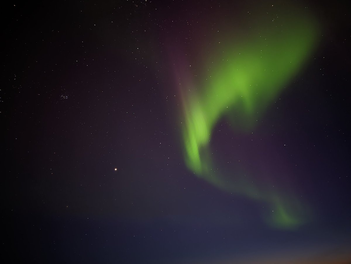JNagmalik29's tweet photo. The Northern Lights. Taken on my Pixel 7 Pro. https://t.co/jBd59yGHkI