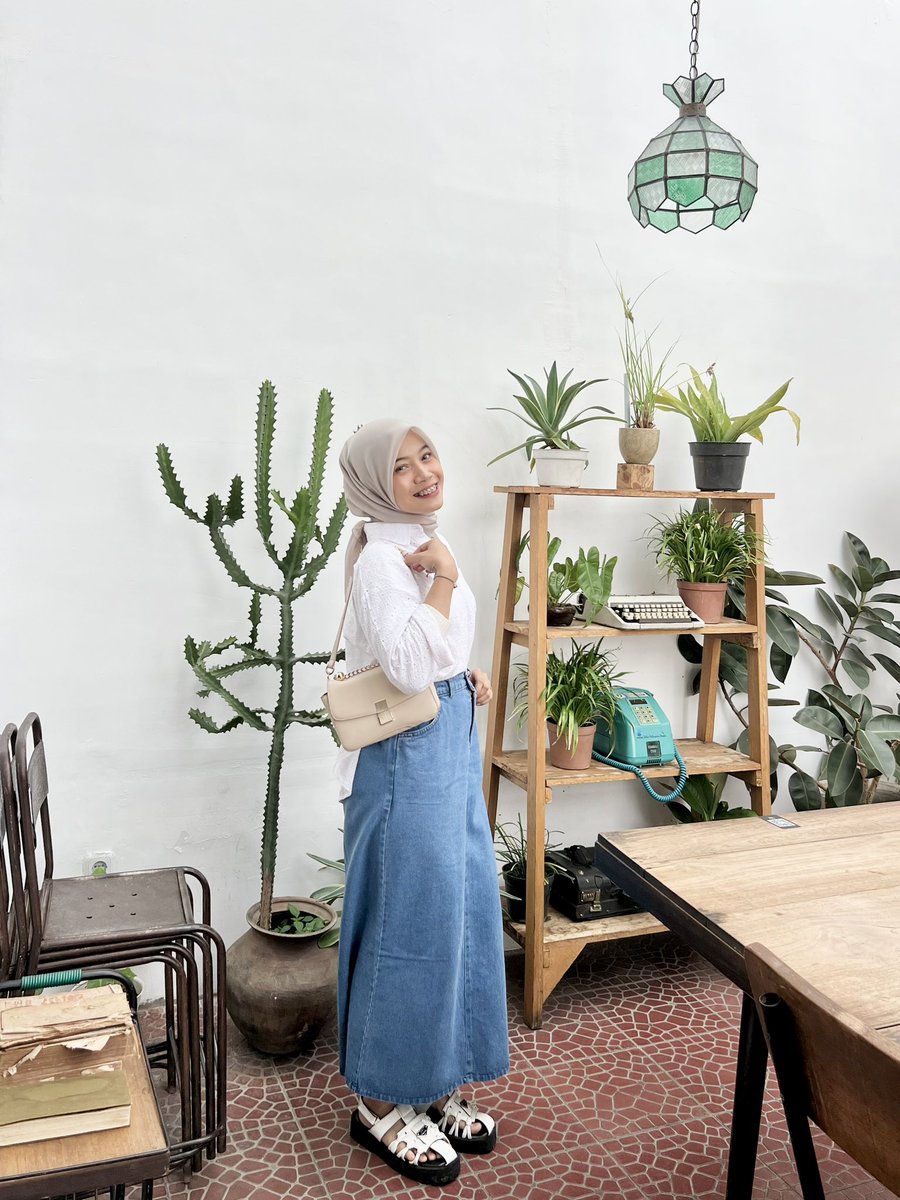 ambyarkids's tweet photo. Hijab https://t.co/Mfvf9mQO7i
Inner https://t.co/gmZKbxCCm7
Shirt https://t.co/doXxtHODF8
Rok https://t.co/sNn6Cp8iuN
Sandal https://t.co/C0dW58GDLc
Slingbag https://t.co/ezoItsWz4H https://t.co/6W6fQOuRes