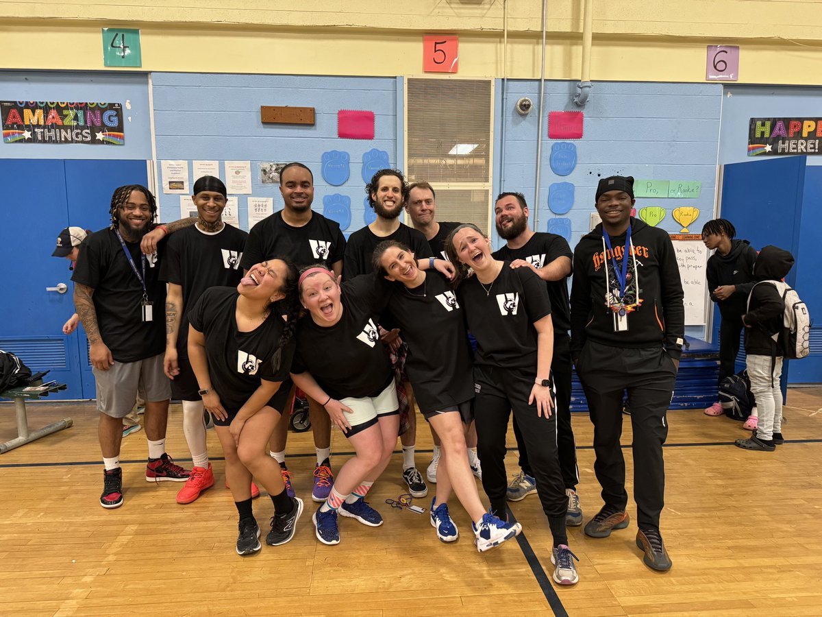 MissDrain5's tweet photo. @WUESWolverines teachers had an absolute blast today at the student vs staff 6th grade basketball game 🏀 https://t.co/vo0odsKNKp