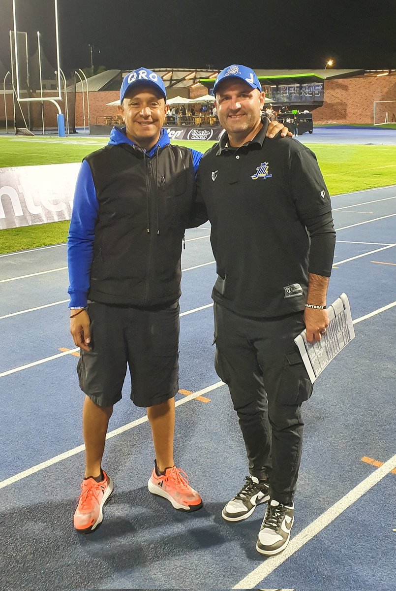 Coach_Tella's tweet photo. Amigos de Football; Amigos de Vida 
#MexicanPros @CarlosRosadoV https://t.co/h5QQbSrJnt