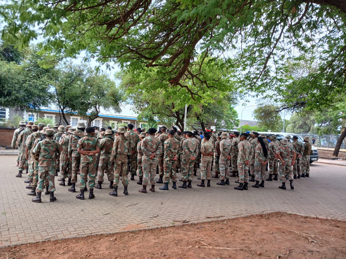 SAPoliceService's tweet photo. #sapsNC Northern Cape PC, Lt Gen Koliswa Otola welcomes the team who will focus on the intervention and stabilization of #IllegalMining under the auspices of Operation Vala Umgodi for a period of three months in the Frances Baard and Namakwa Districts in the province. NP
https://t.co/7Eg7Ke29JL