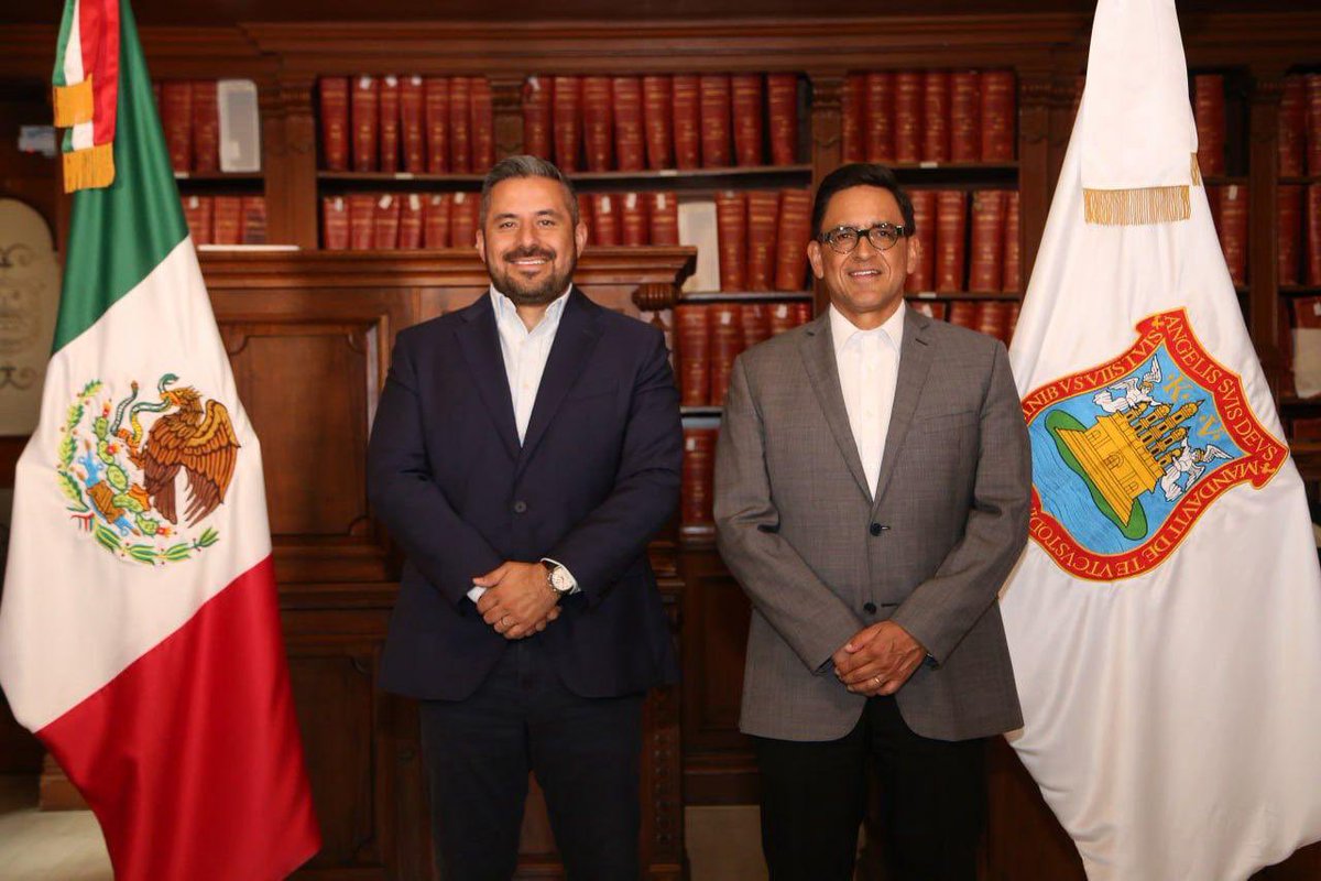 adandominguez's tweet photo. Víctor Mata es el nuevo Secretario de Economía y Turismo, estoy seguro continuará el gran trabajo que realizó @AleCanedoP a quien le deseo el mejor de los éxitos en sus nuevos proyectos. https://t.co/VLwtpwdhAN