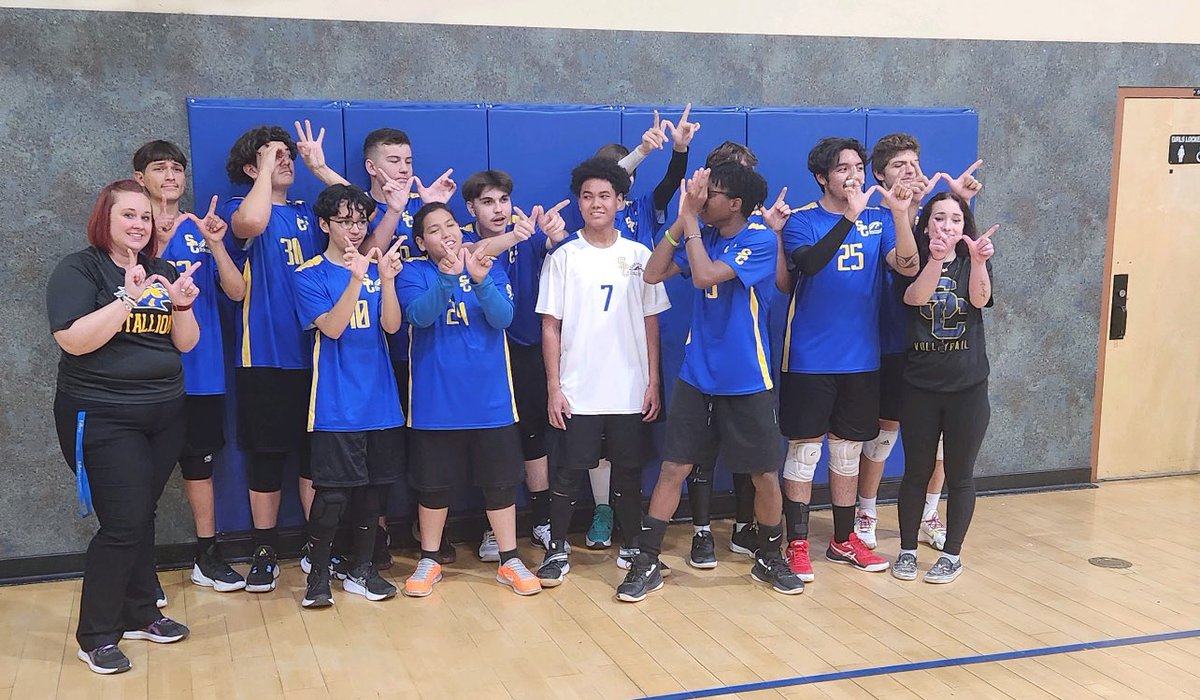 HS Boys Volleyball 1st win ever at Sequoia Charter! Congrats @Edkey_CEO @alva_afa @Jevonlewis11 @edkeyinc