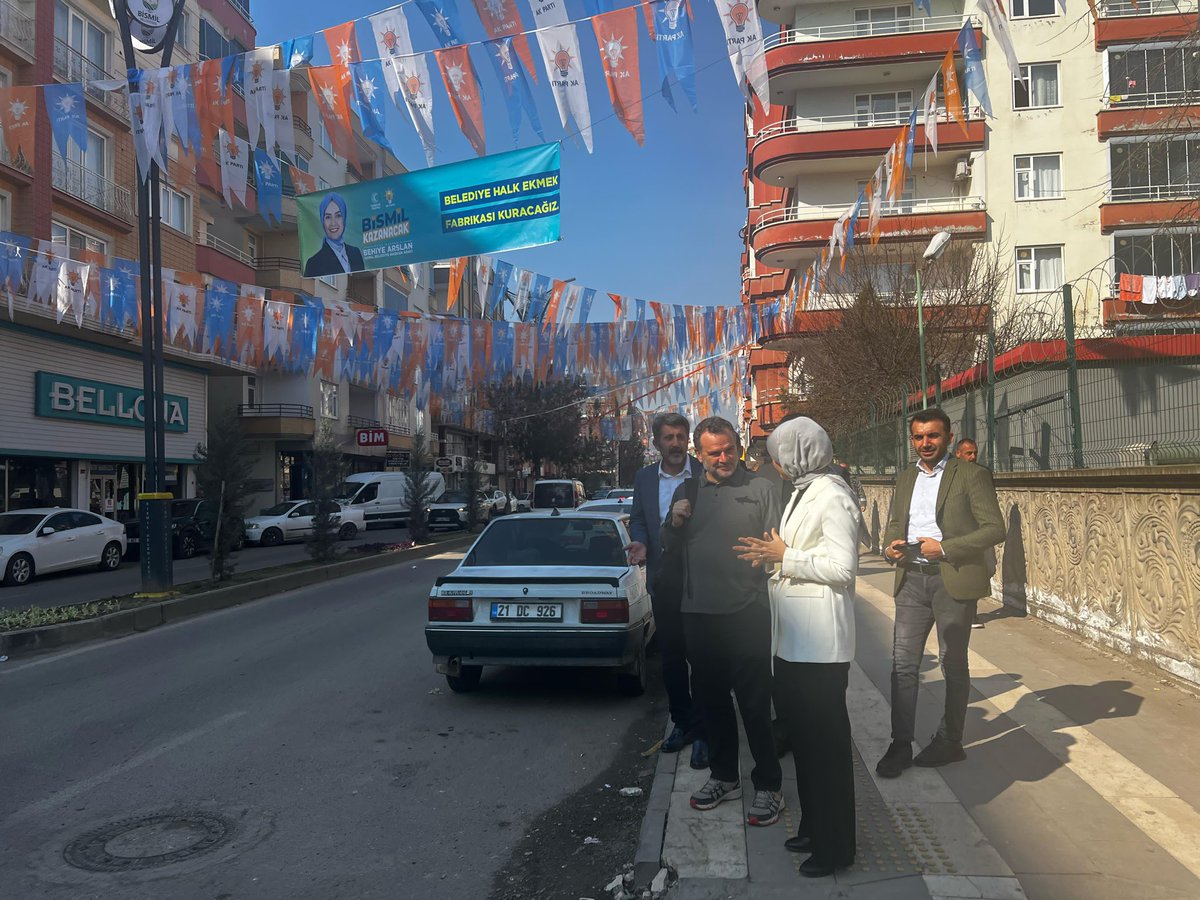 Diyarbakır ve çevre illerde <a href="/Akparti/">AK Parti</a> nin tek kadın adayı Bismil’de. <a href="/BehiyeArslanBB/">Behiye GÜNERİ ARSLAN</a> DEM Partinin %70 oy aldığı ilçede kapı kapı dolaşıp oy istiyor.
Çalışkan ve iddialı bu genç adayın olduğu ilçeyi yakından takip edeceğim.

#YerelSeçim2024